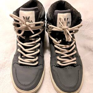 Little boys shoes Supra high tops great condition 3 basketball